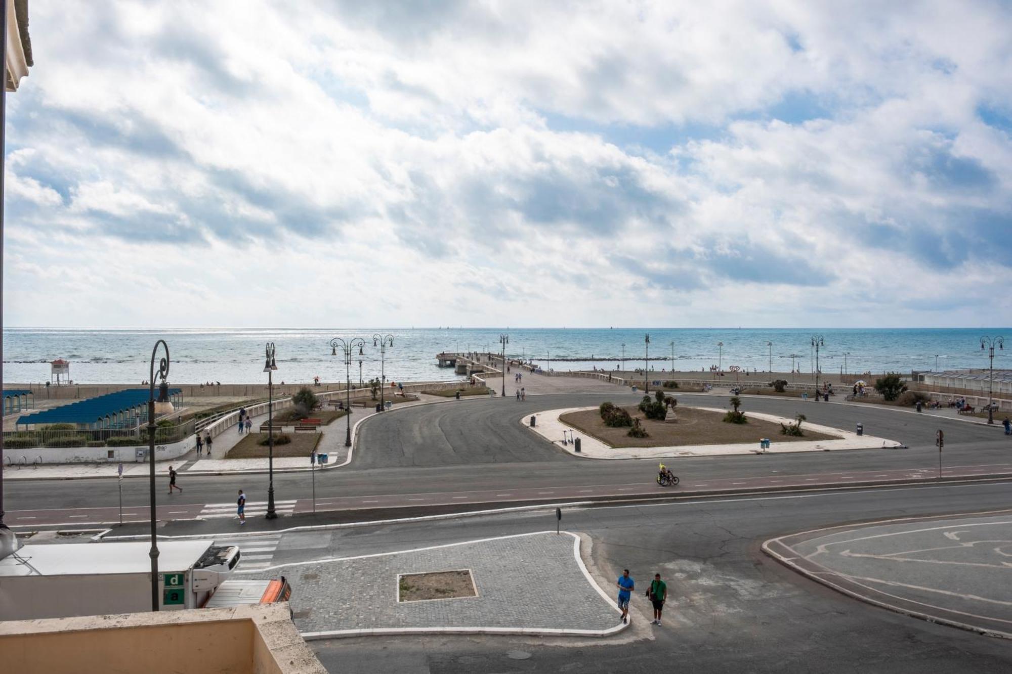 Ostia Holiday Al Pontile Exterior photo